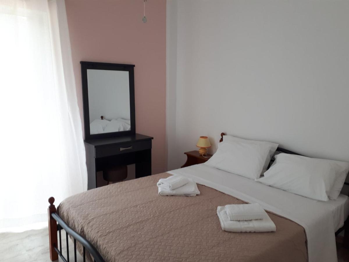 Katerina Apartments 칼라마타 외부 사진