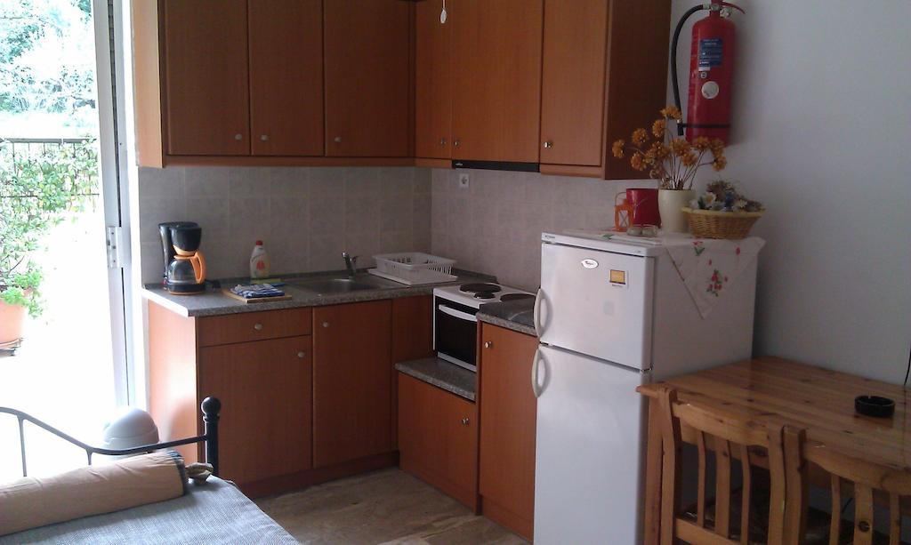 Katerina Apartments 칼라마타 객실 사진
