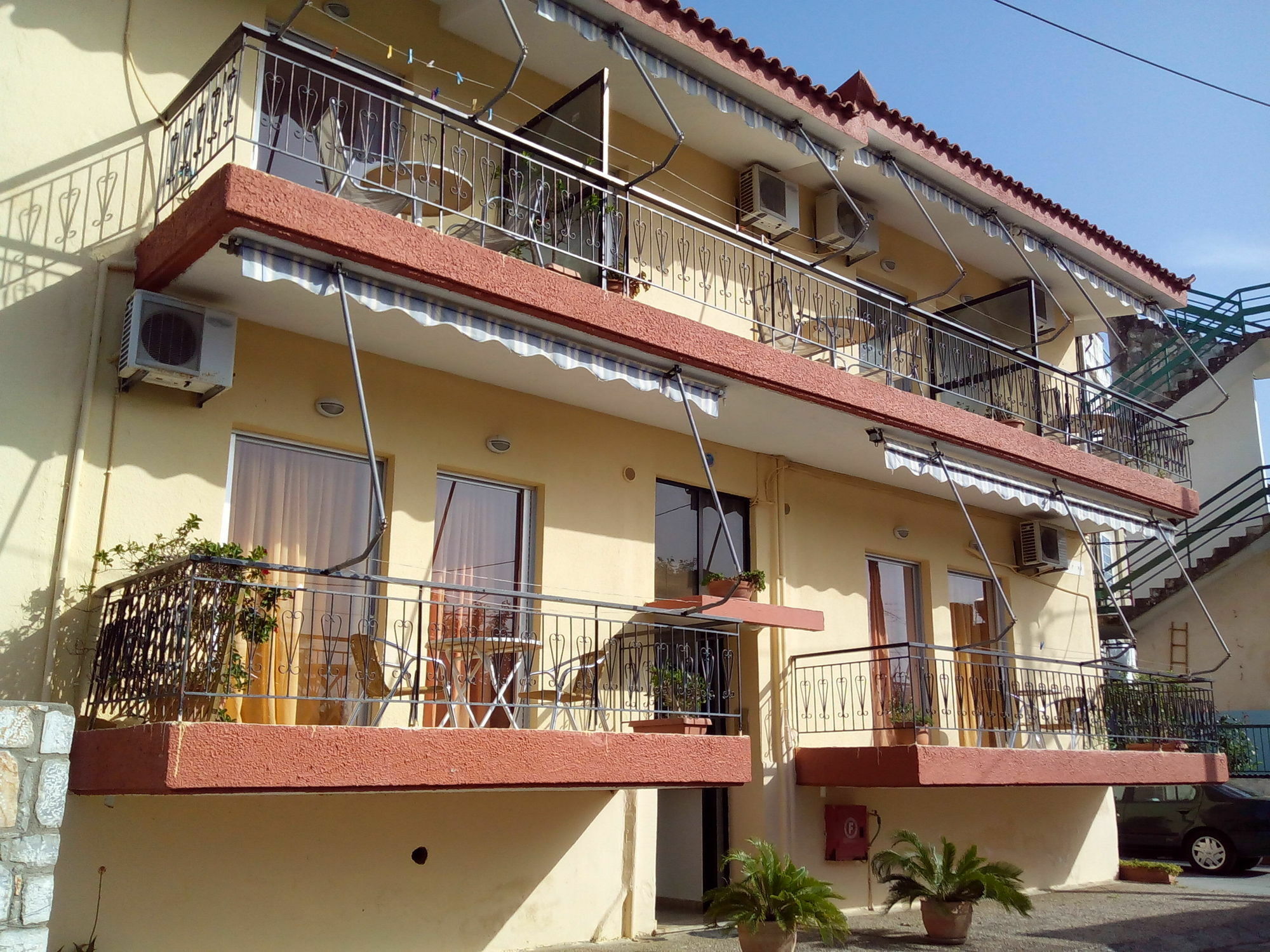 Katerina Apartments 칼라마타 외부 사진