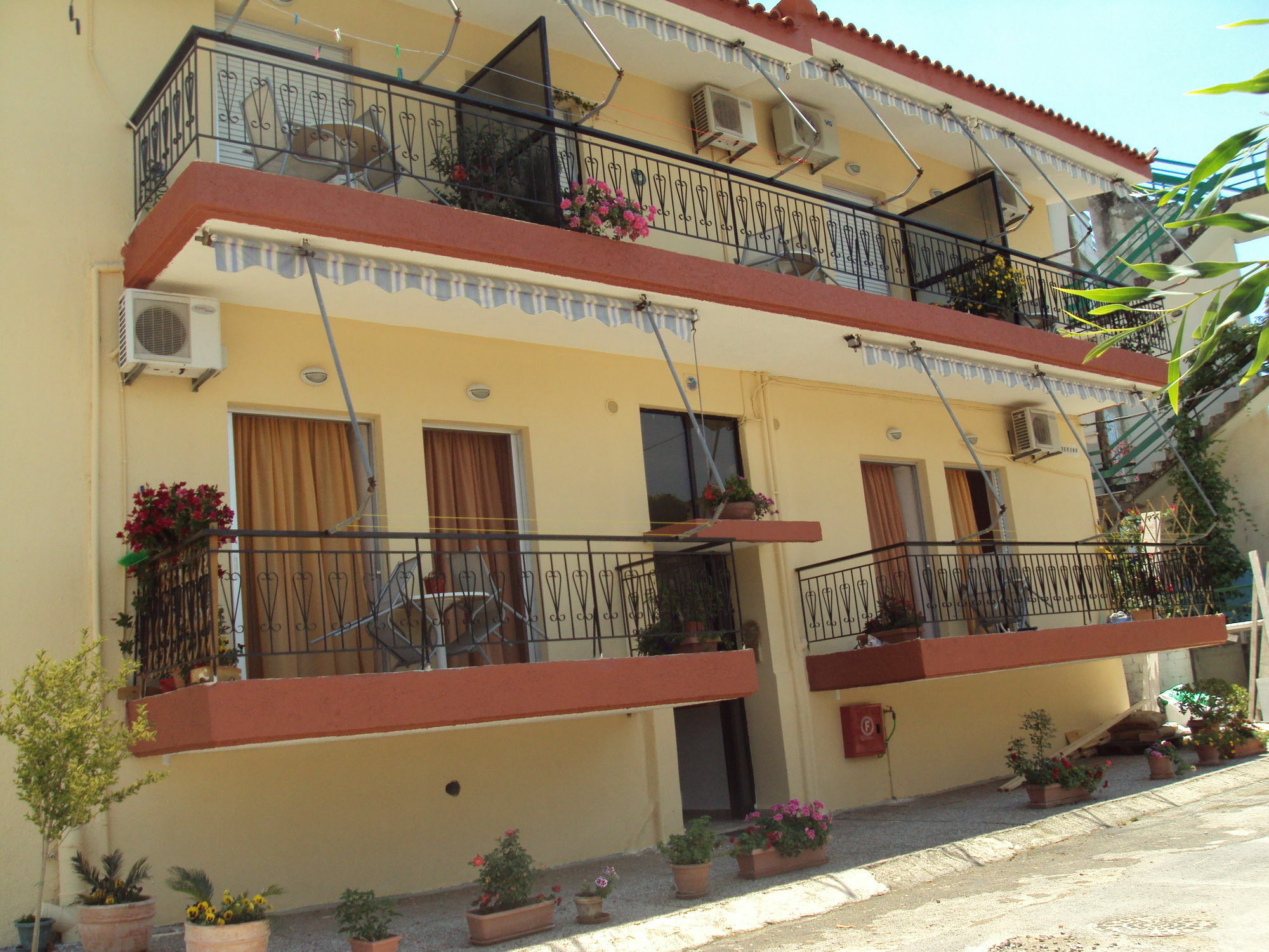 Katerina Apartments 칼라마타 외부 사진